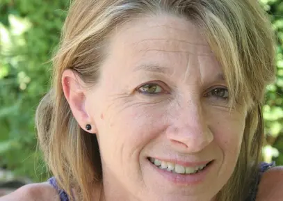 Foto von Frau Elizabeth Mills-Karzel -