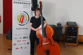 Helene Glüxam gewinnt den Österreichischen Jazzpreis 2025 in der Kategorie "Best Newcomer"