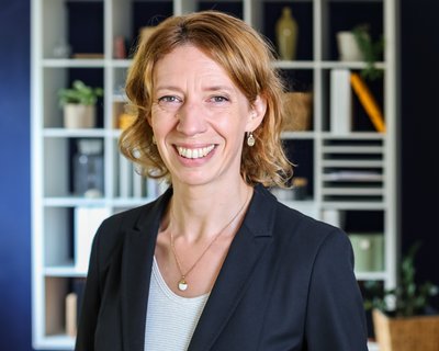 Sandra Engelhardt ©Nils Ole Peters Energiefresser:innen: Kräftesparender Umgang mit kräftezehrenden Menschen / Vormittagstermin