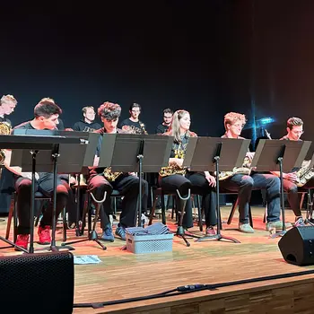 Das Jugendjazzorchester NÖ rockt Schloss Gainfarn!