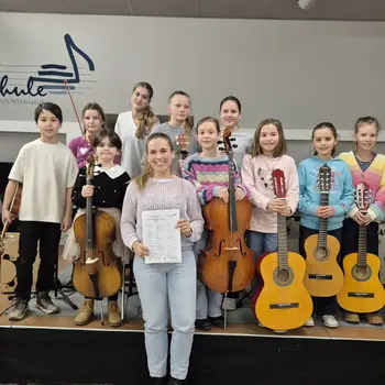 3 Saiteninstrumente im Mittelpunkt