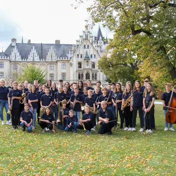 Der „EXCELLENT PERFORMANCE AWARD“ 2023 geht an das Youth Wind Orchester Project (YWOP) RETZ