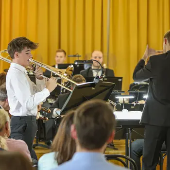 Veranstaltung verschoben: "Gebt der Jugend eine Bühne"