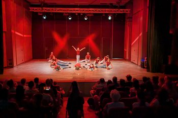 Tanzabende der Musik- und Kunstschule Waidhofen/Ybbstal im Plenkersaal