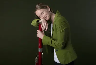 Portraitfoto von JSO Dozentin Barbara Loewe