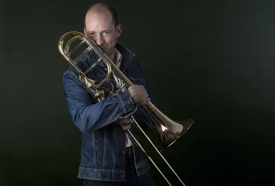 Portraitfoto von JSO Dozent Wolfgang Gastager