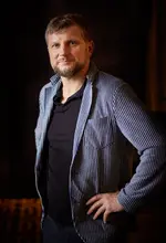 Portraitfoto Dirigent Andreas Pranzl.