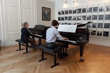 Fünf Klavier-Talente bei Masterclass mit Alma Sauer