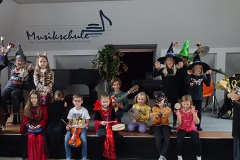 Gruselgeschichte zu Halloween in der Musikschule der Korneuburger Musikfreunde