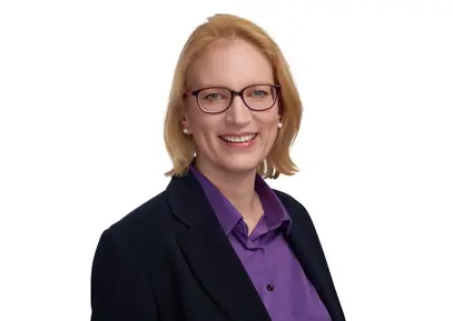 Foto von Frau Karoline Sinhuber - Bereichsleiterin Kommunikation & Marketing